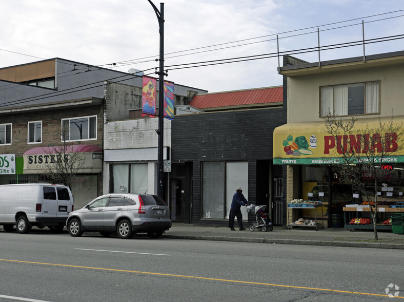 6647-6649 Main St, Vancouver, BC for lease - Building Photo - Image 3 of 3