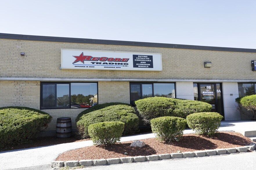 22 Manchester Rd, Derry, NH 03038