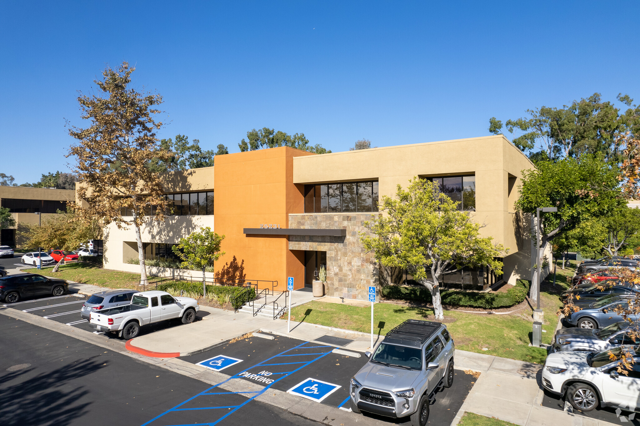 25231 Paseo de Alicia, Laguna Hills, CA for lease Building Photo- Image 1 of 23