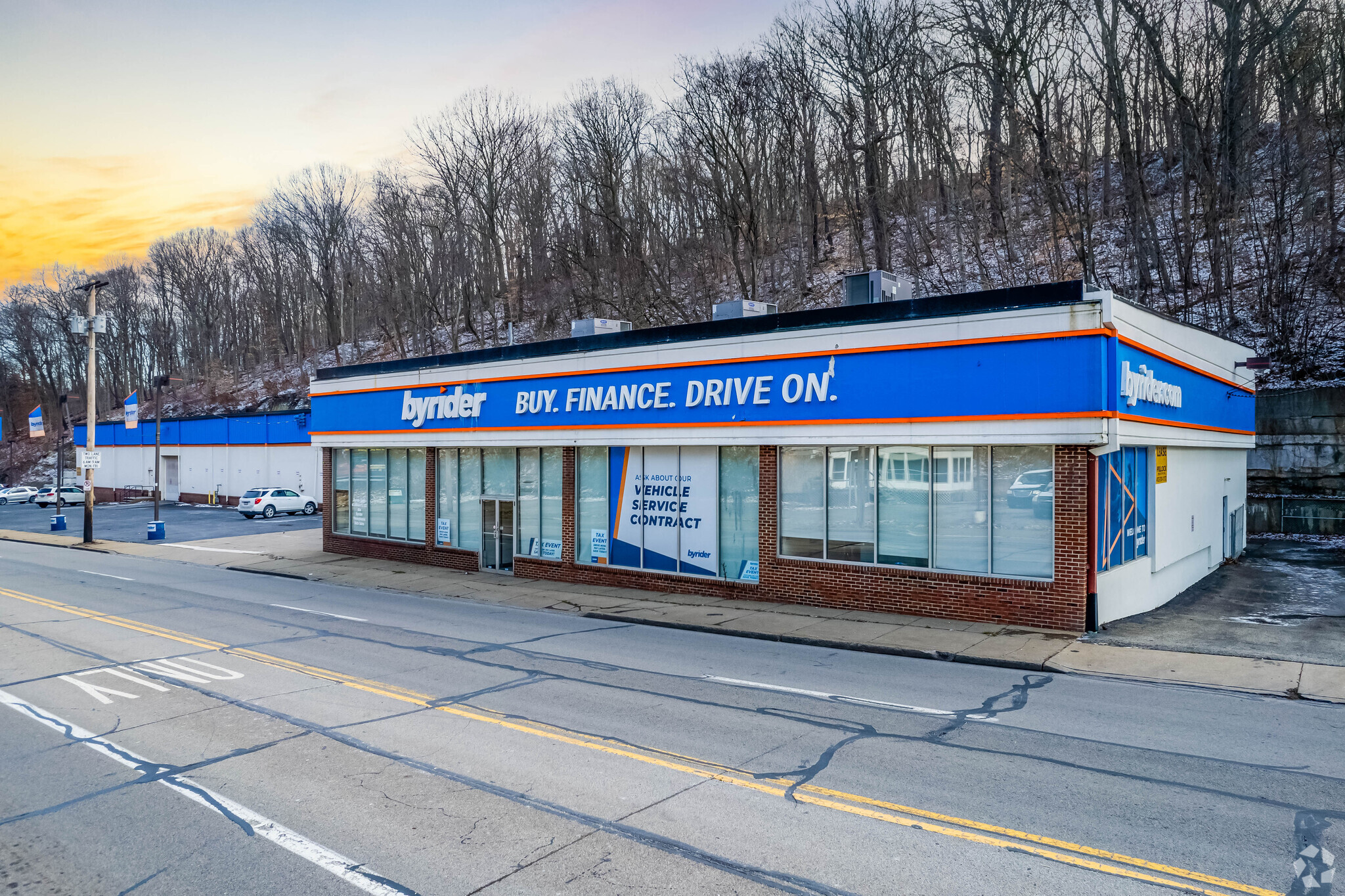 1561 W Liberty Ave, Pittsburgh, PA for lease Building Photo- Image 1 of 13