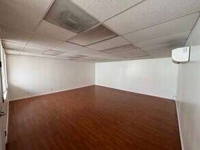 930 Alhambra Blvd, Sacramento, CA for lease Interior Photo- Image 2 of 4
