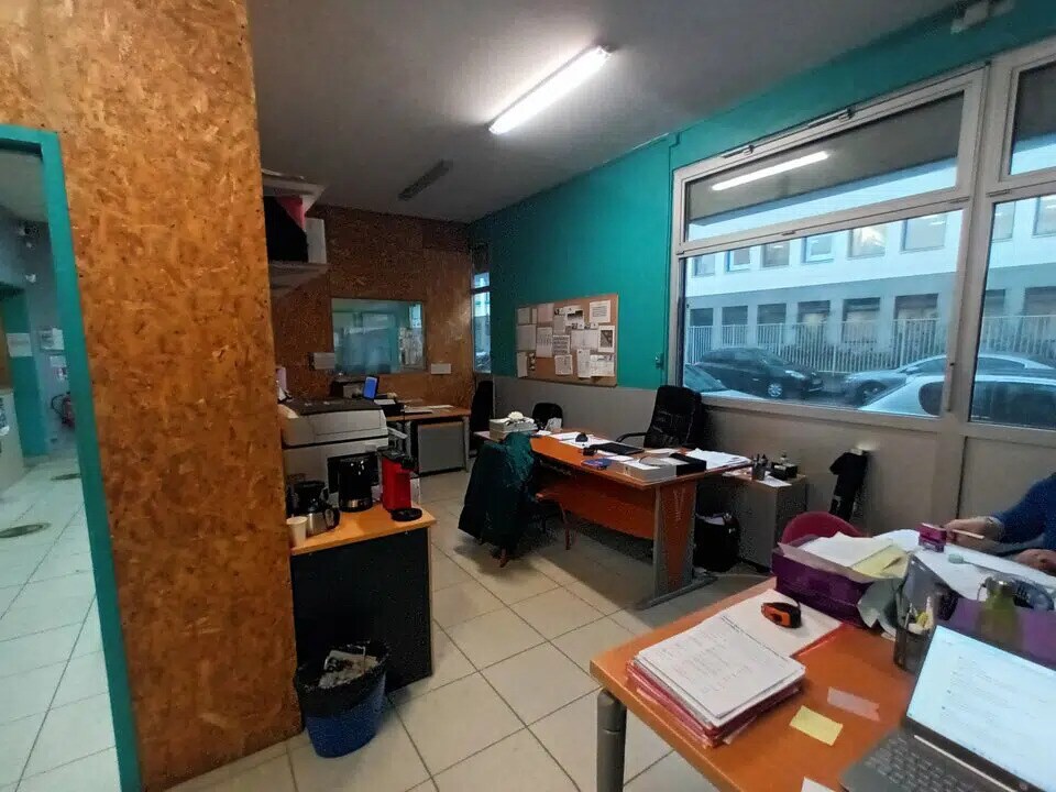 Flex in Le Havre for lease Building Photo- Image 1 of 6