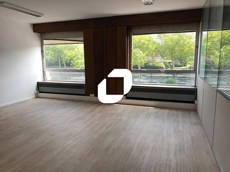 Office in Croix for sale - Interior Photo - Image 2 of 7