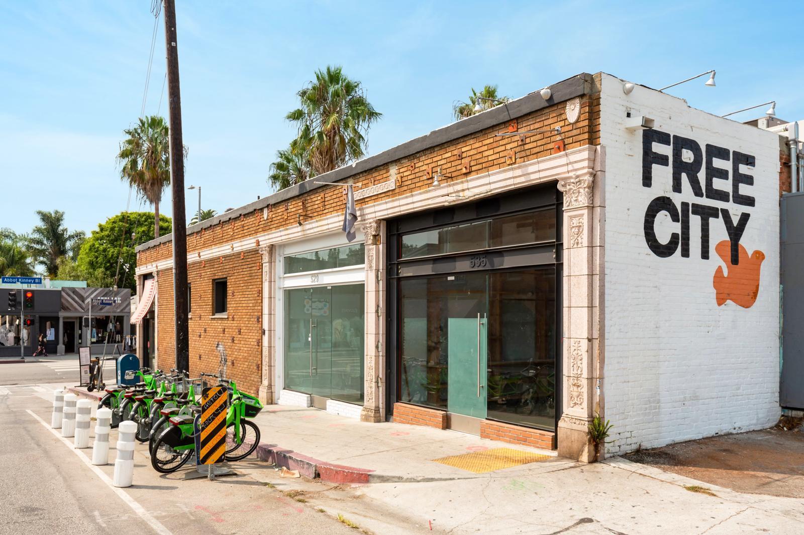 1349-1357 Abbot Kinney Blvd, Venice, CA for lease Interior Photo- Image 1 of 2