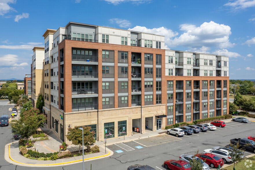 42775 Generation Dr, Ashburn, VA for lease - Building Photo - Image 1 of 29