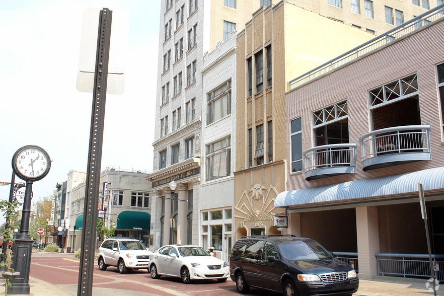 327 Main St, Evansville, IN for sale - Building Photo - Image 2 of 24