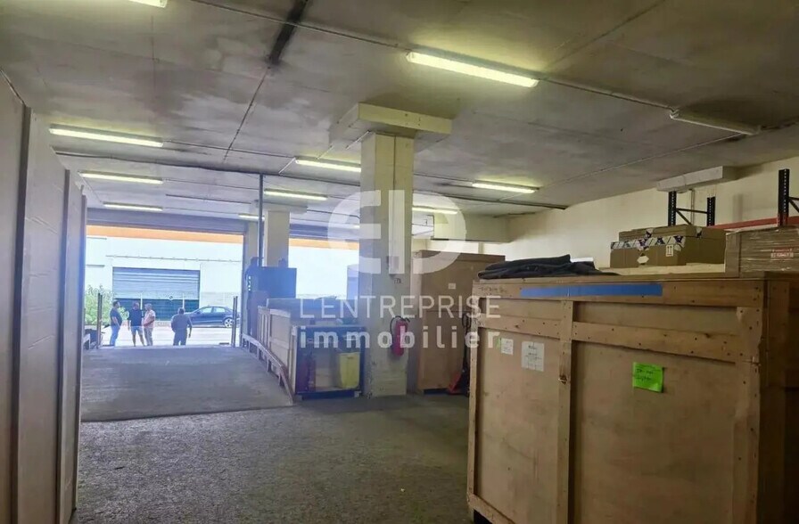 Industrial in Saint-Laurent-du-Var for lease - Building Photo - Image 3 of 9