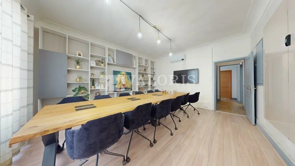 Office in Villeurbanne for lease - Building Photo - Image 2 of 9