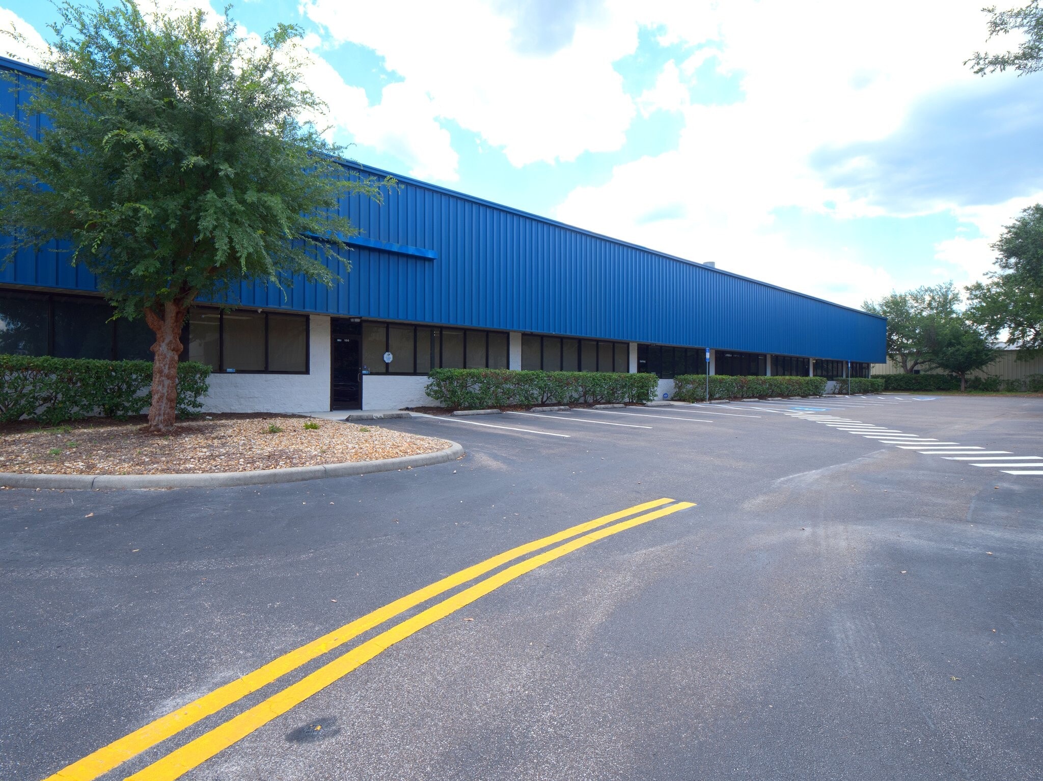 402 Chairman Ct, DeBary, FL for lease Building Photo- Image 1 of 53