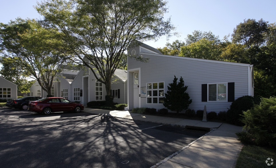 501 Omni Dr, Hillsborough, NJ for sale - Primary Photo - Image 1 of 4