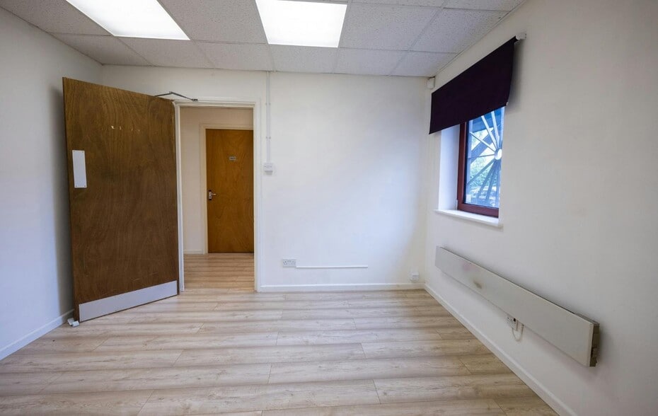 Earlswood Rd, Cardiff for sale - Building Photo - Image 3 of 5