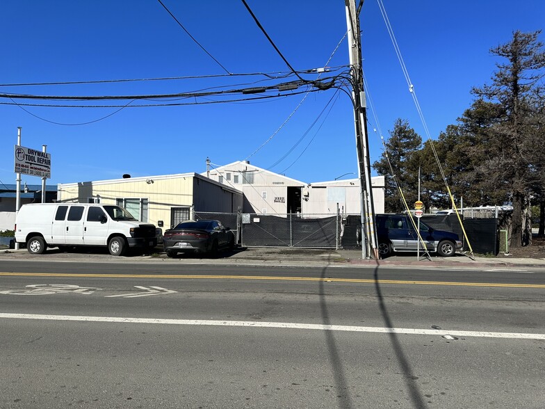 2222 Davis St, San Leandro, CA for sale - Building Photo - Image 1 of 1