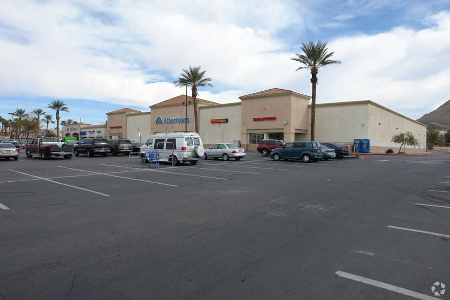 6885 E Lake Mead Blvd, Las Vegas, NV for lease - Primary Photo - Image 3 of 7