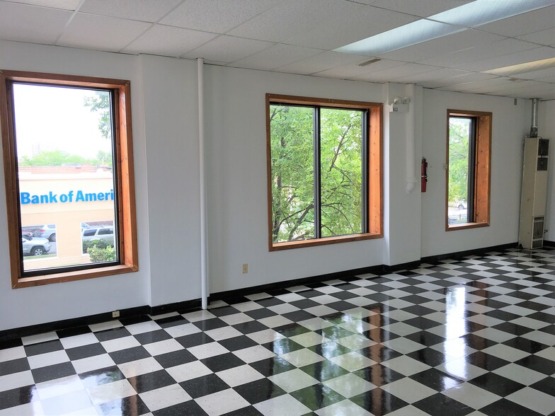 3437 W 26th St, Chicago, IL for lease - Interior Photo - Image 3 of 7