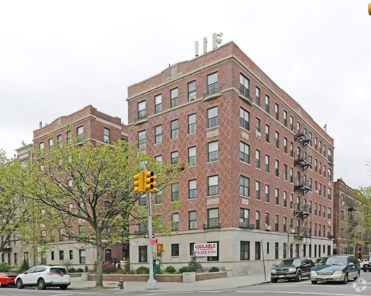 1028 Bushwick Ave, Brooklyn, NY for lease - Primary Photo - Image 1 of 7