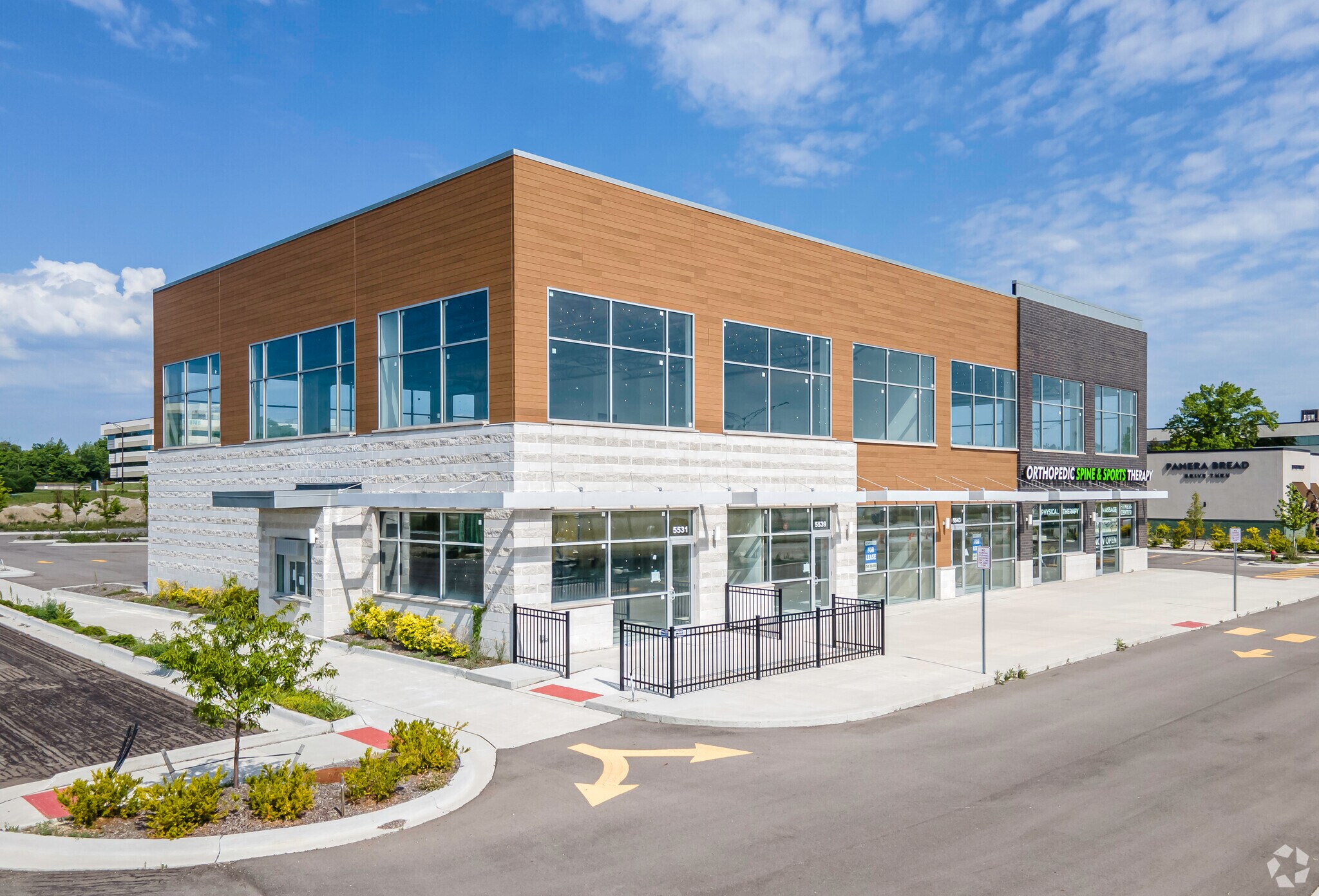 5531-5551 Crooks Rd, Troy, MI for lease Building Photo- Image 1 of 11
