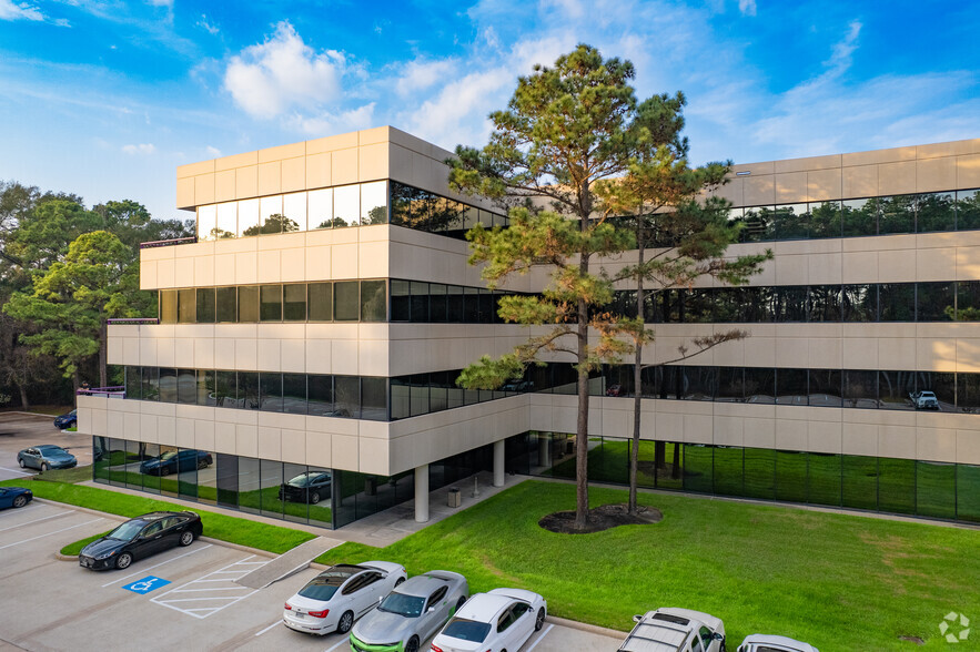 14950 Heathrow Forest Pky, Houston, TX for lease - Building Photo - Image 1 of 16