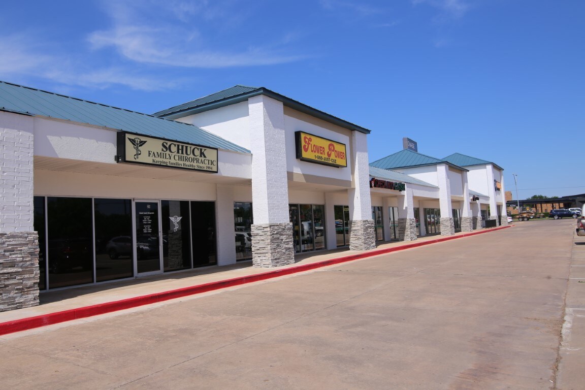 1427 S Broadway, Edmond, OK 73034