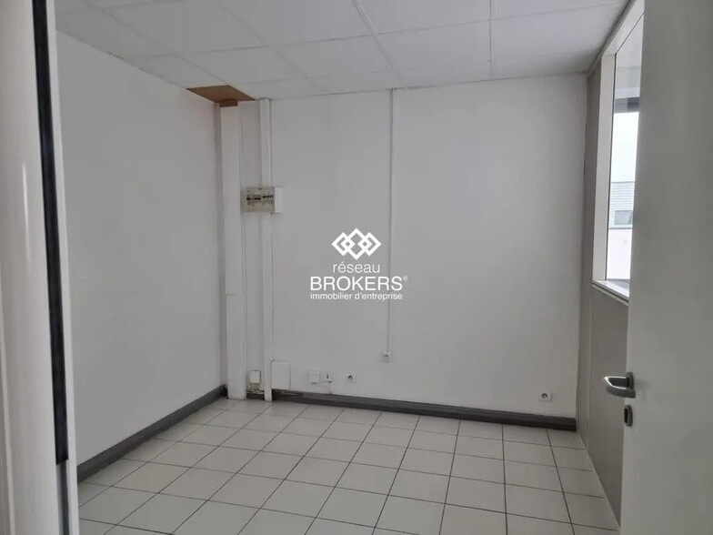 Industrial in Mauguio for lease - Interior Photo - Image 2 of 6