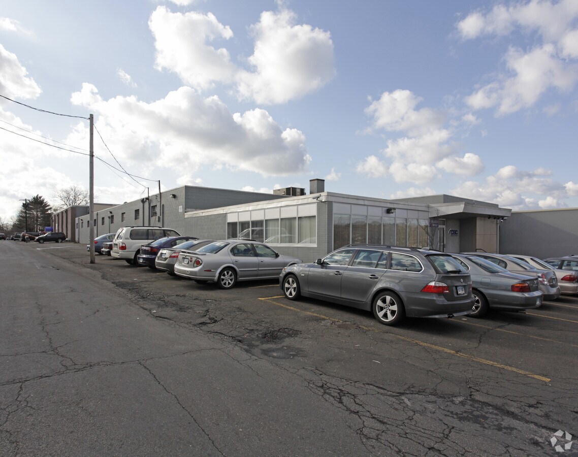 121 Hamilton Ave, Stamford, CT 06902