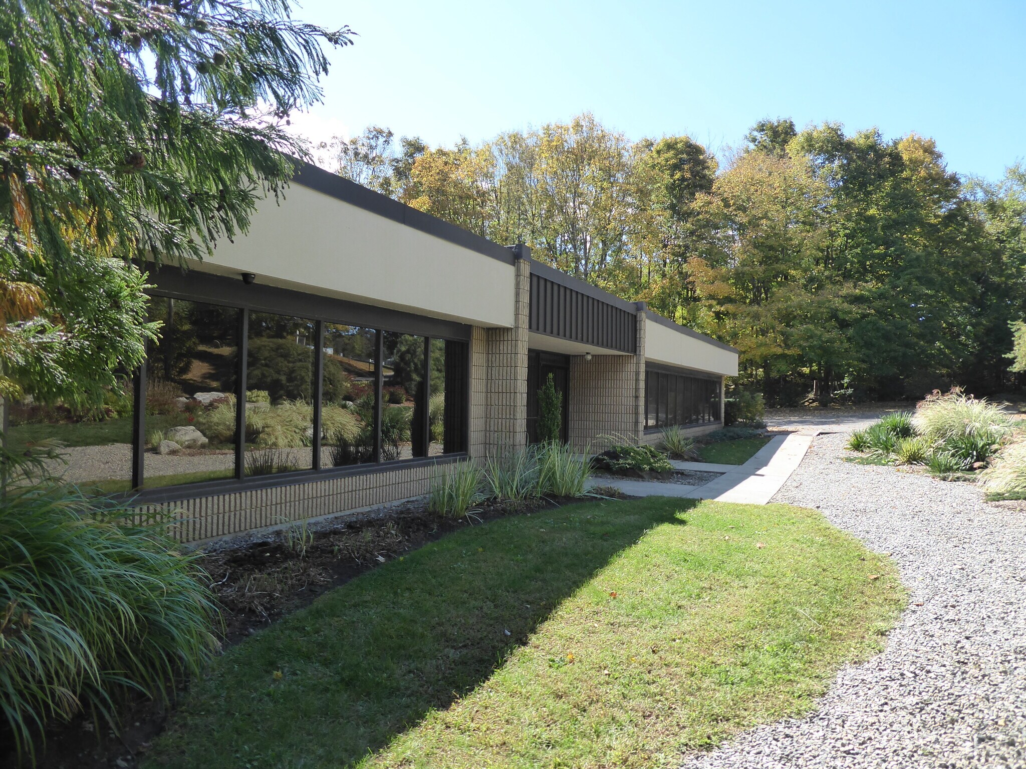 62 Spring Hill Rd, Trumbull, CT for sale Building Photo- Image 1 of 1