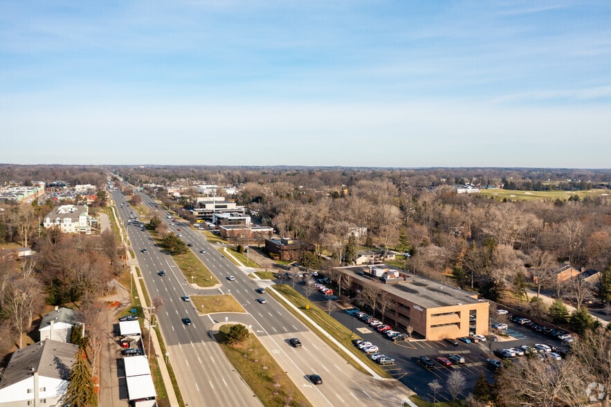 6905 Telegraph Rd, Bloomfield Hills, MI for lease - Aerial - Image 2 of 6