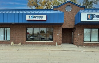 24-56 Sturgis Corner Dr, Iowa City, IA for lease Interior Photo- Image 2 of 14