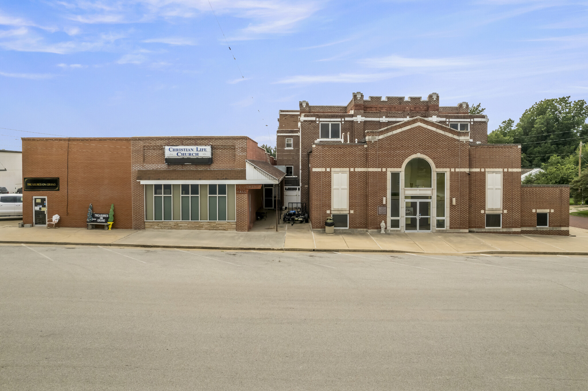 115-117 W Grand Ave, Tonkawa, OK for sale Building Photo- Image 1 of 52