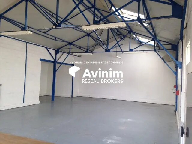 Flex in Montreuil for lease - Interior Photo - Image 3 of 5