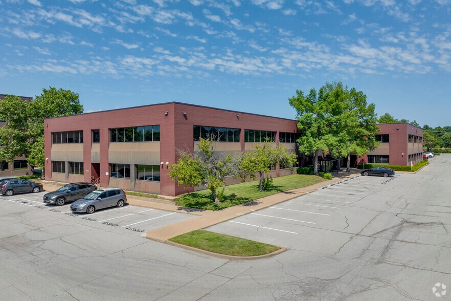 6506 S Lewis Ave, Tulsa, OK for lease - Building Photo - Image 1 of 4