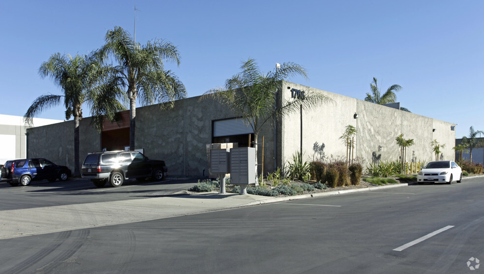 1704-1706 S Grove Ave, Ontario, CA for lease - Building Photo - Image 2 of 5