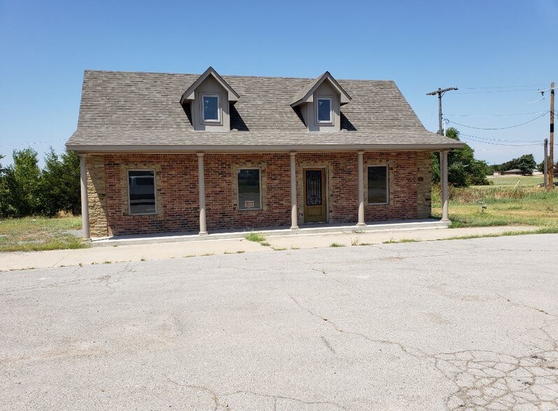 901 S Rush Ave, Rush Springs, OK 73082