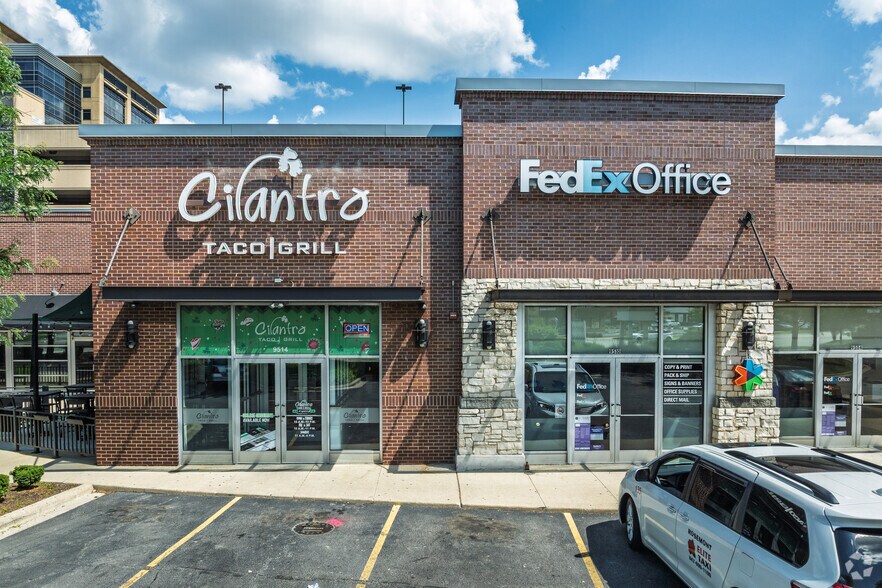 9500-9520 W Higgins Rd, Rosemont, IL for lease - Building Photo - Image 2 of 4