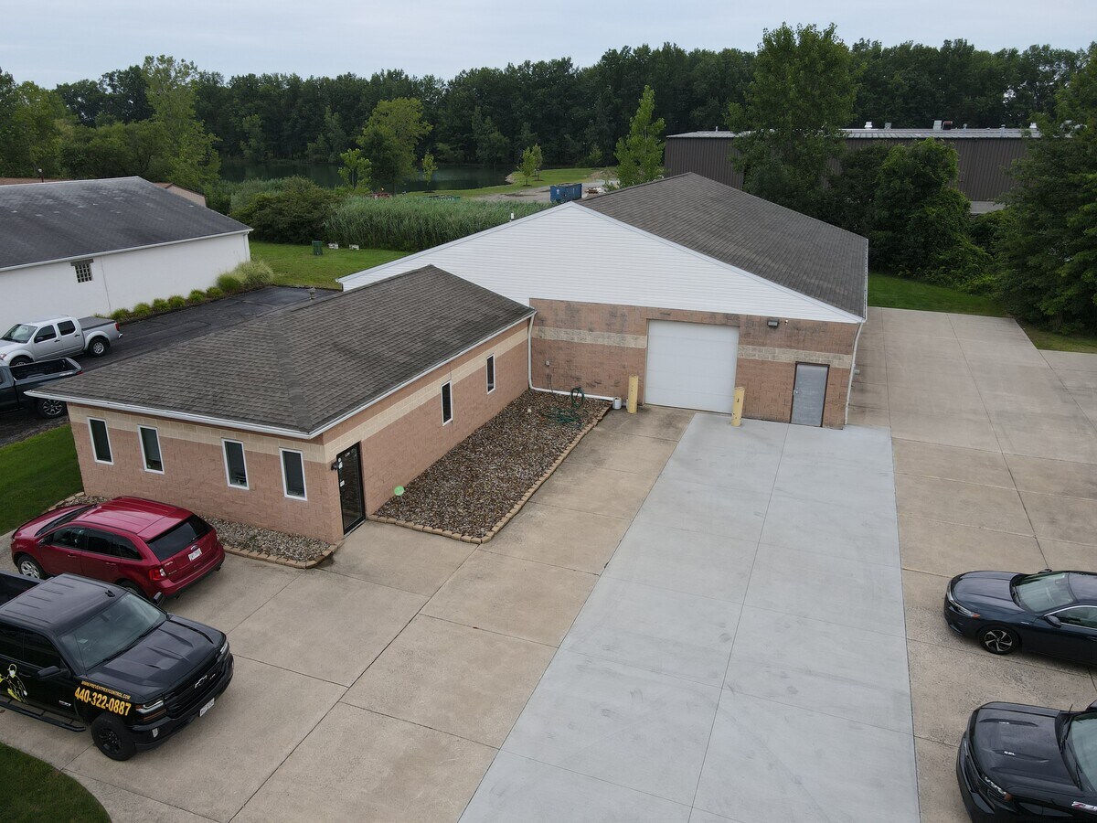 129 Reaser Ct, Elyria, OH 44035