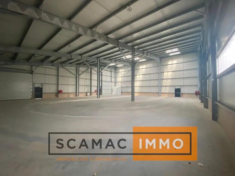 Office in Fos-sur-Mer for lease - Interior Photo - Image 1 of 12