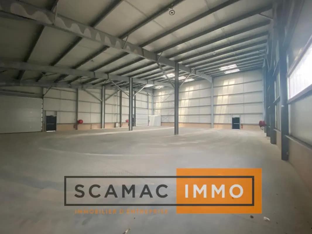 Office in Fos-sur-Mer for lease Interior Photo- Image 1 of 13