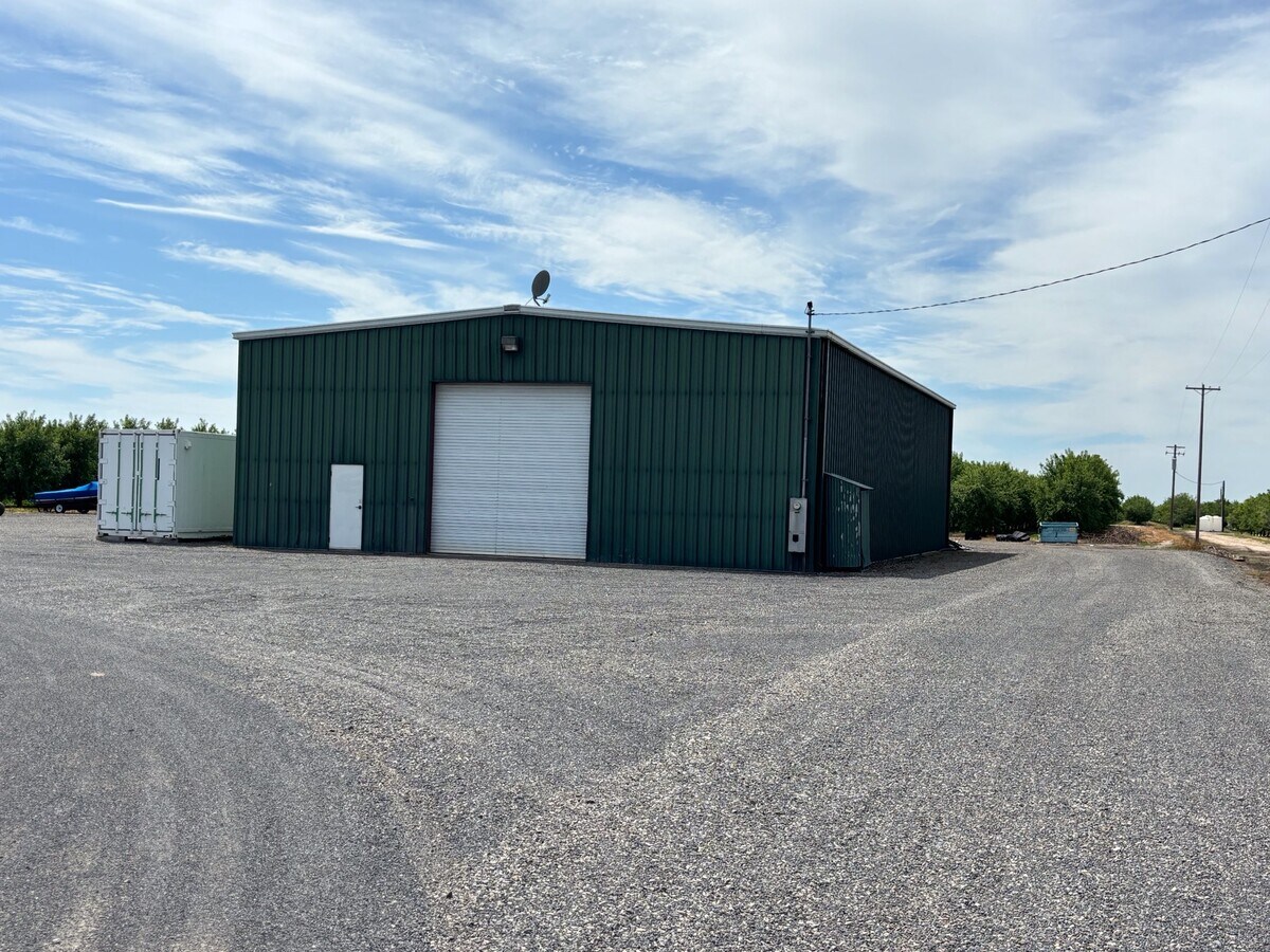 10051 Escalon Bellota Rd, Escalon, CA 95320 Farmington/Escalon Shop