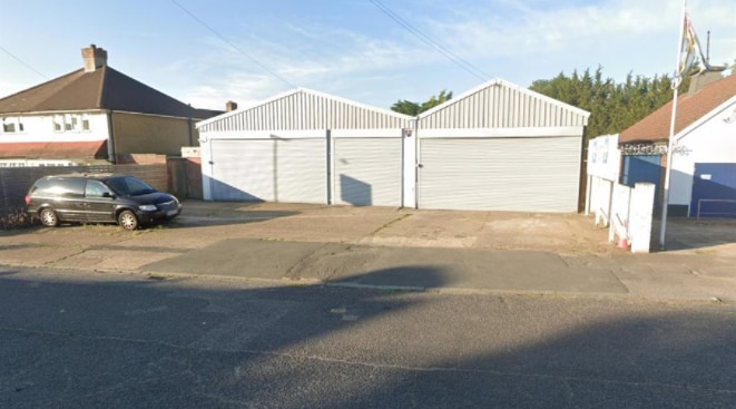 24 Cross Rd, Feltham for sale Primary Photo- Image 1 of 1