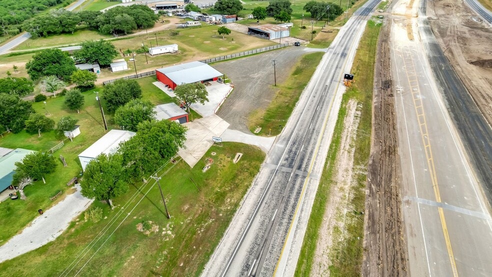 23404 NW Zac Lentz Pky, Victoria, TX for sale - Primary Photo - Image 1 of 65