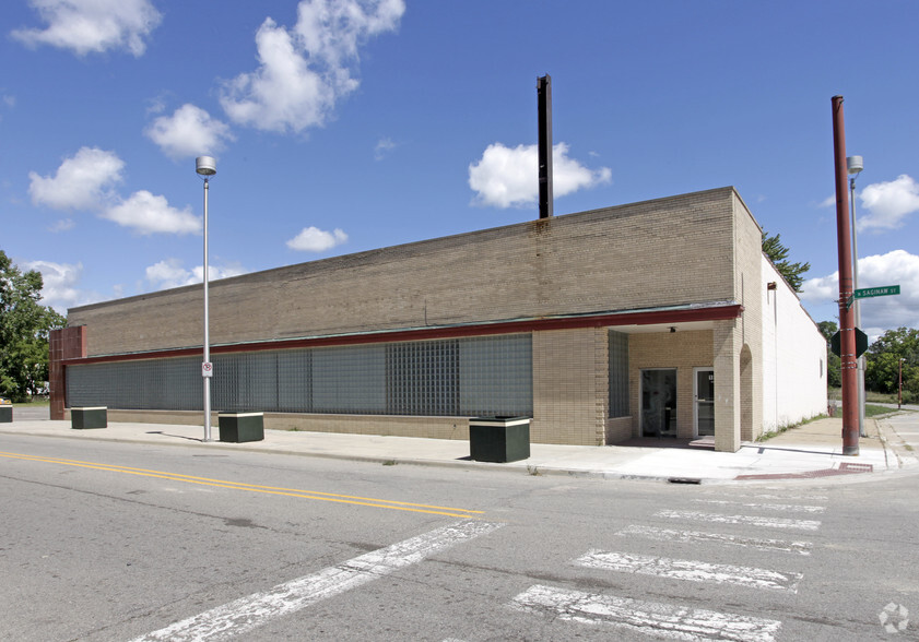 180 N Saginaw St, Pontiac, MI for lease - Building Photo - Image 1 of 9