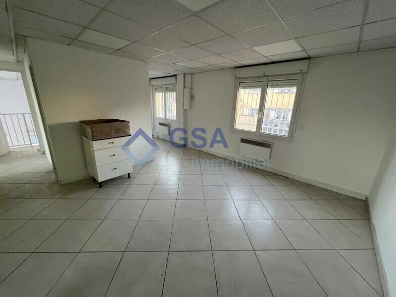 Office in Ris-Orangis for lease - Interior Photo - Image 3 of 6