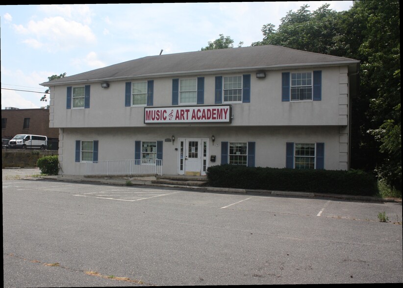 1082 State Route 34, Matawan, NJ for sale - Primary Photo - Image 1 of 1