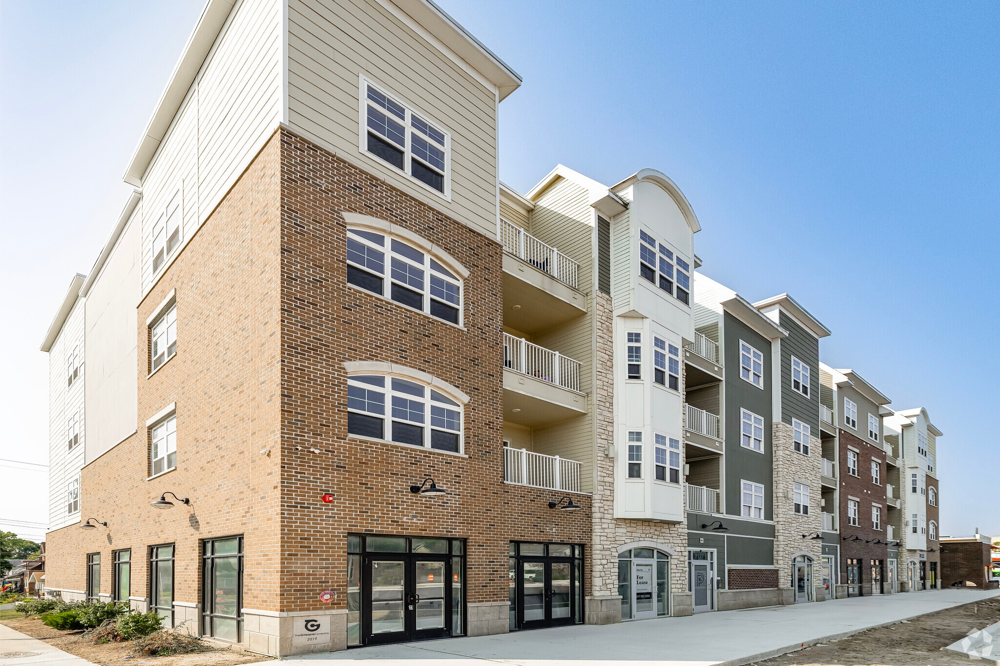 2222 E Michigan Ave, Lansing, MI for lease Primary Photo- Image 1 of 8