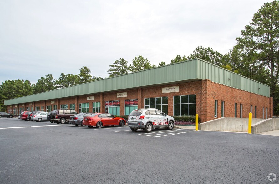 301 Kelly Dr, Peachtree City, GA for lease - Primary Photo - Image 1 of 5