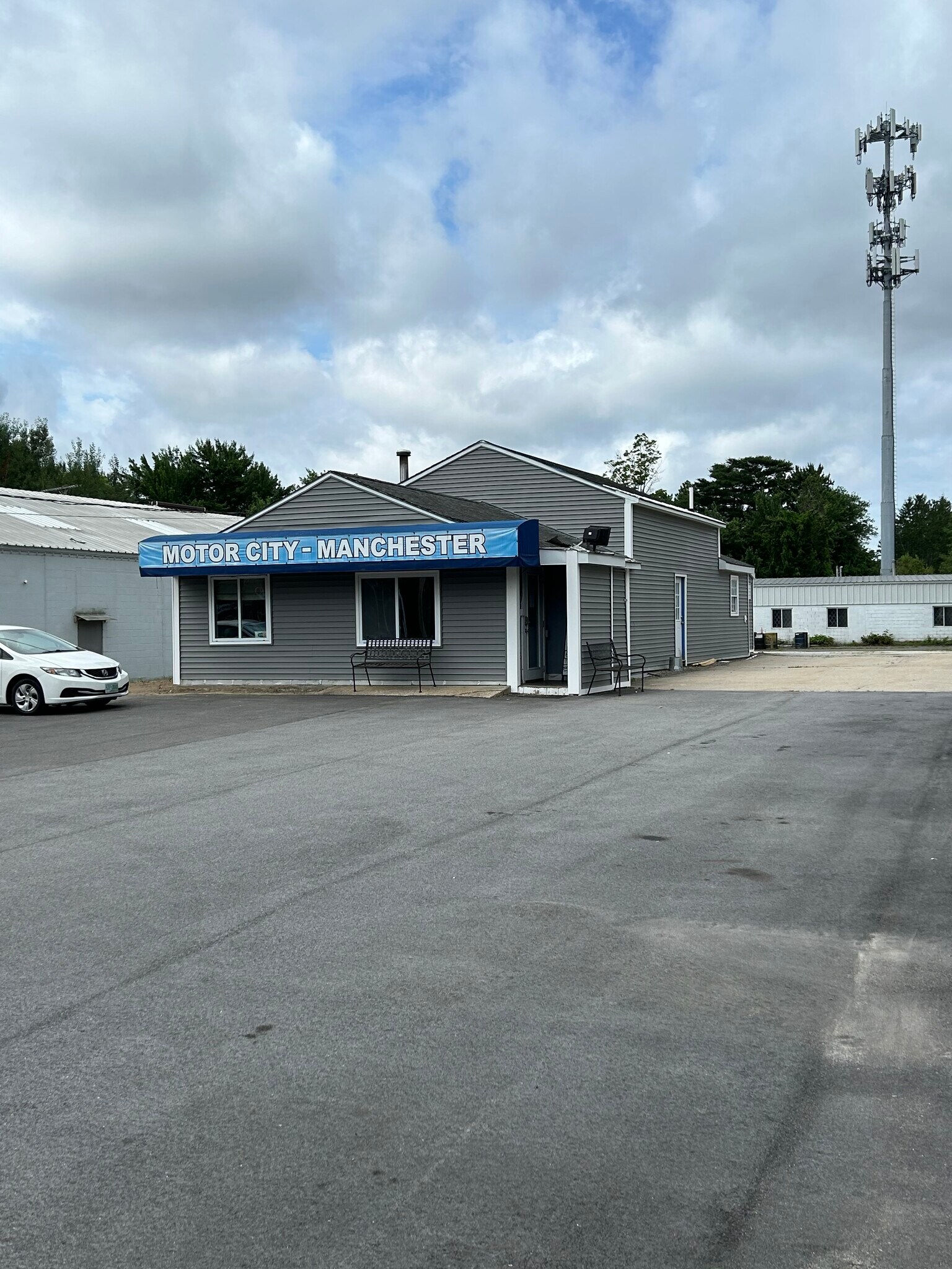 100 Londonderry Tpke, Manchester, NH for sale Building Photo- Image 1 of 1