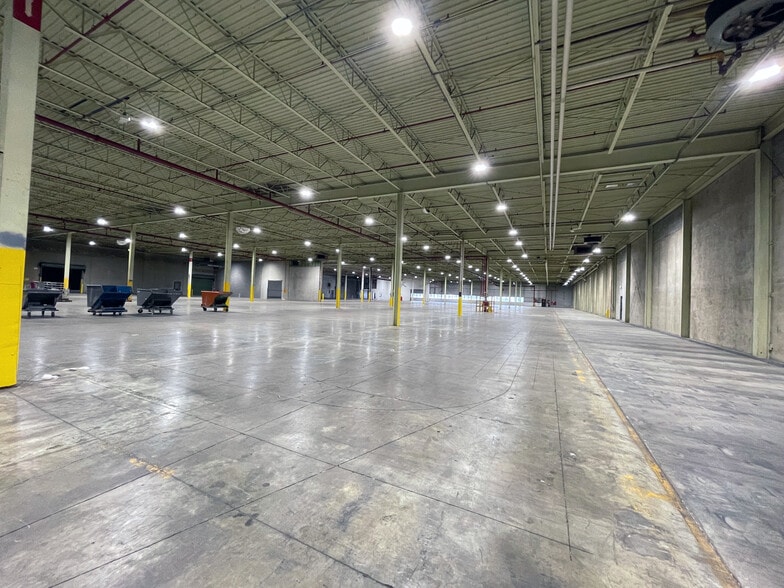 49 Geyser Rd, Saratoga Springs, NY for lease - Interior Photo - Image 2 of 13