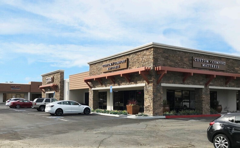 24002 Via Fabricante, Mission Viejo, CA for lease - Primary Photo - Image 1 of 6