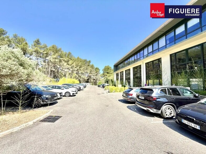Office in Aix-en-Provence for lease - Building Photo - Image 1 of 15