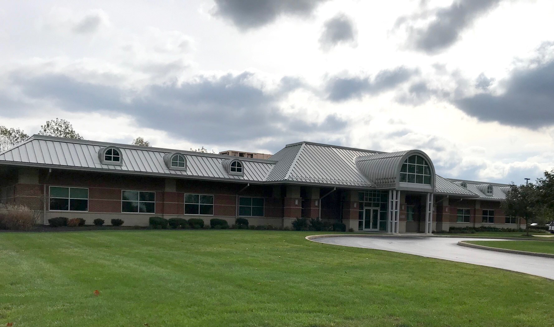 600 Cross Pointe Rd, Gahanna, OH for sale Building Photo- Image 1 of 1