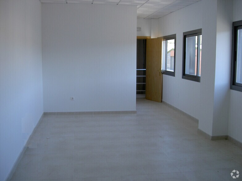 Retail in Villalbilla, Madrid for sale - Building Photo - Image 3 of 3